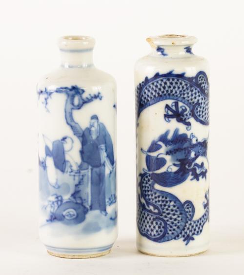 TWO CHINESE BLUE AND WHITE CYLINDRICAL SNUFF BOTTLES (2)