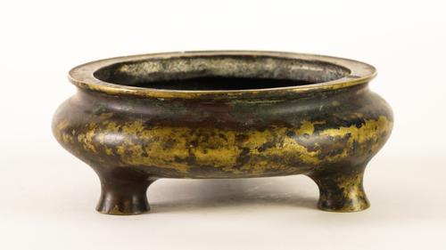 A CHINESE BRONZE CENSER
