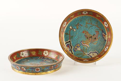 A PAIR OF CHINESE CLOISONNE CIRCULAR STANDS (2)