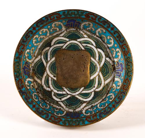 A CHINESE CLOISONNE SMALL CIRCULAR STAND