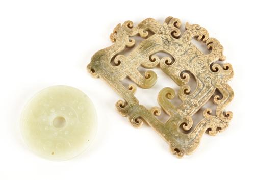 A CHINESE ARCHAISTIC JADE PLAQUE