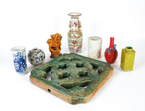 A GROUP OF CHINESE CERAMICS