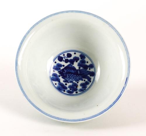 A CHINESE PORCELAIN GREEN-GROUND BOWL