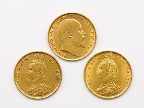 TWO VICTORIA JUBILEE HEAD HALF SOVEREIGNS AND AN EDWARD VII HALF SOVEREIGN (3)
