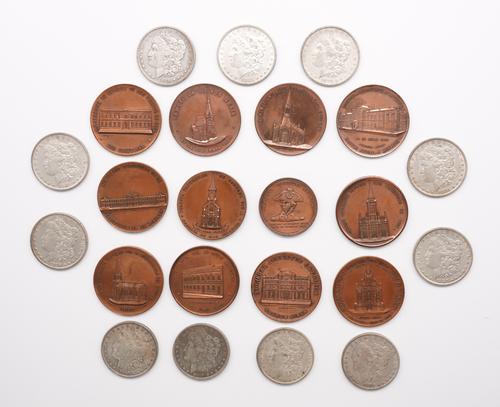 A QUANTITY OF BRITISH AND FOREIGN COINS