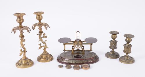 SAMPSON MORDAN & CO: A ‘BOULLE’ MARQUETRY CUT BRASS AND TORTOISESHELL SET OF POSTAL SCALES (5)