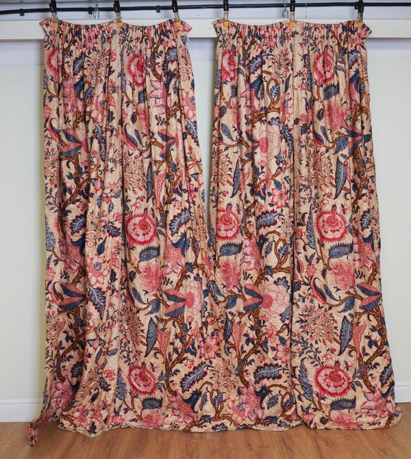 A SET OF PINK AND BLUE UNGLAZED CHINTZ CURTAINS AND TIE BACKS (15)