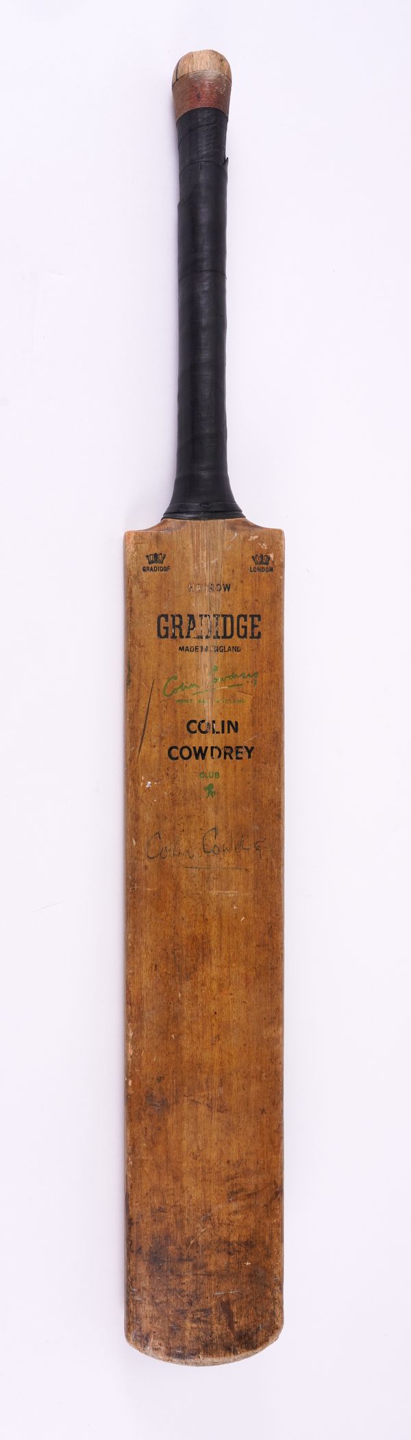 A CRICKET BAT SIGNED BY COLIN COWDREY