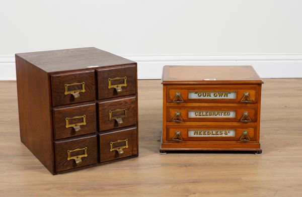 A 20TH CENTURY INLAID OAK THREE DRAWER TABLETOP CHEST (2)