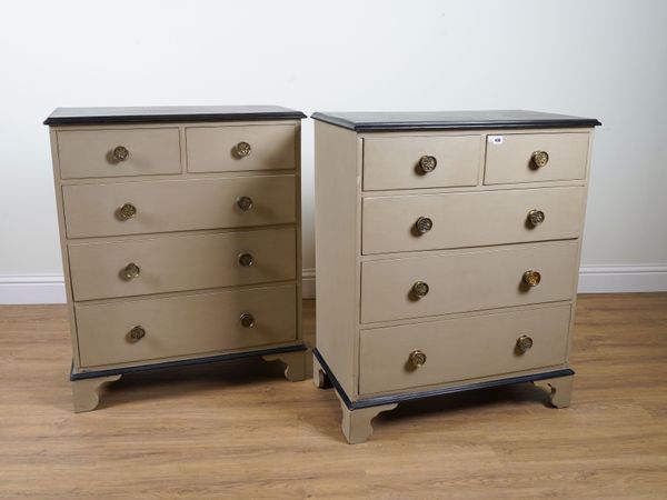 A PAIR OF PAINTED FIVE DRAWER CHEST OF DRAWERS (2)