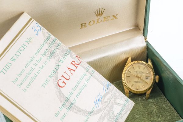 A ROLEX OYSTER PERPETUAL DATE JUST 18CT GOLD CASED LADY'S WRISTWATCH