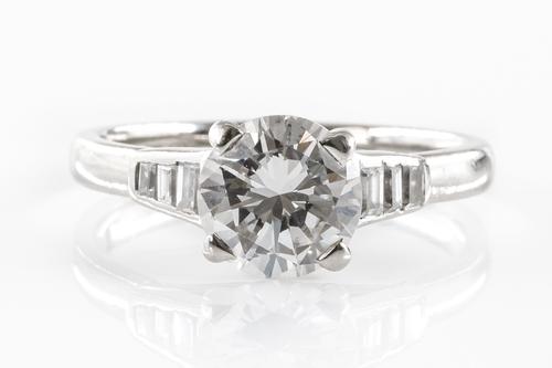 A 1.70 CARAT DIAMOND RING