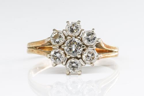A DIAMOND CLUSTER RING