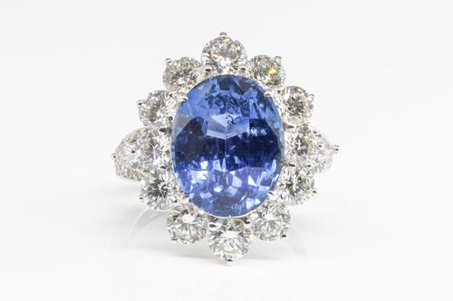 AN IMPRESSIVE SAPPHIRE AND DIAMOND RING