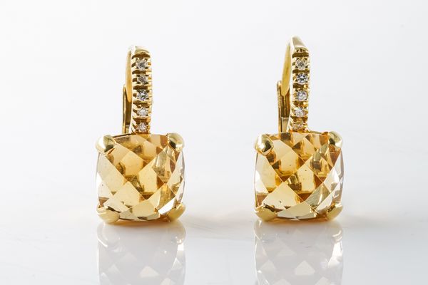 A PAIR OF GOLD, CITRINE AND DIAMOND EARRINGS