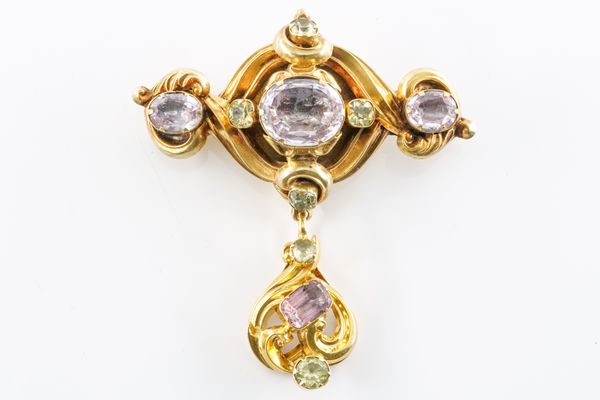 A VICTORIAN FOILED BACK TOPAZ BROOCH