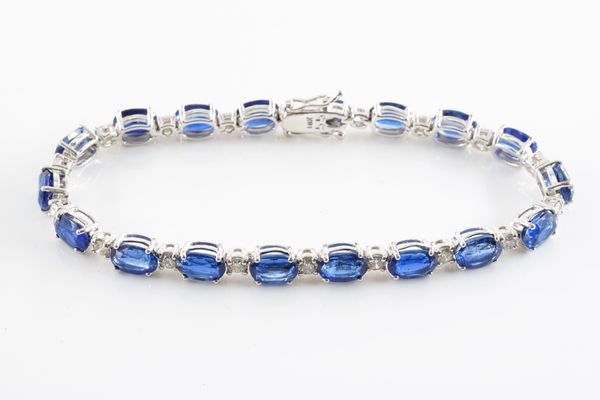 A KYANITE AND DIAMOND LINE BRACELET