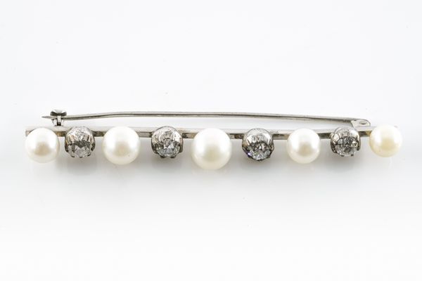 AN EDWARDIAN DIAMOND AND CULTURED PEARL BAR BROOCH