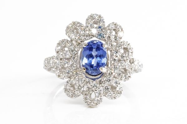 A CONTEMPORARY SAPPHIRE AND DIAMOND RING