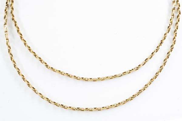 A GOLD GUARD CHAIN