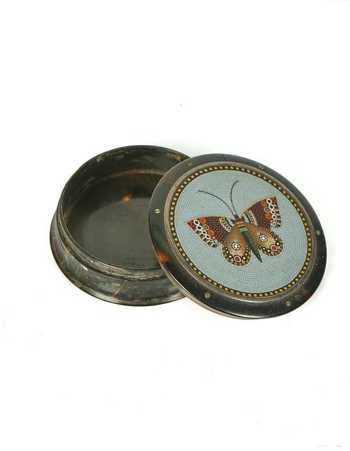 AN ITALIAN MICRO-MOSAIC INLAID TORTOISESHELL SNUFF BOX