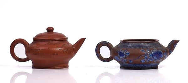 A CHINESE YIXING TEAPOT