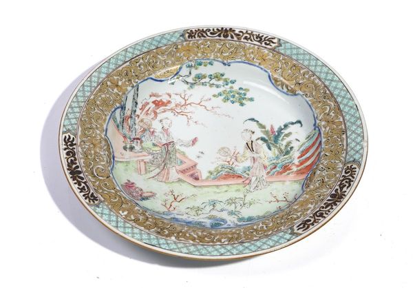 A CHINESE FAMILLE-ROSE PLATE