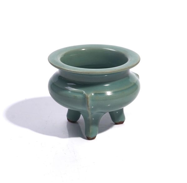 A SONG STYLE CELADON TRIPOD CENSER