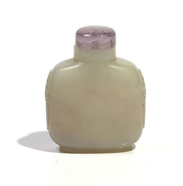 A LARGE CHINESE WHITE JADE SNUFF BOTTLE