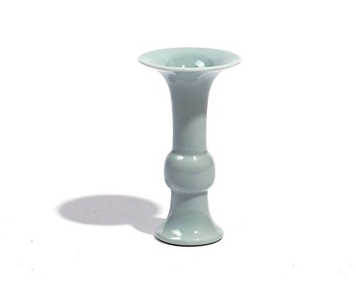 A SMALL CHINESE PORCELAIN GU-SHAPED VASE