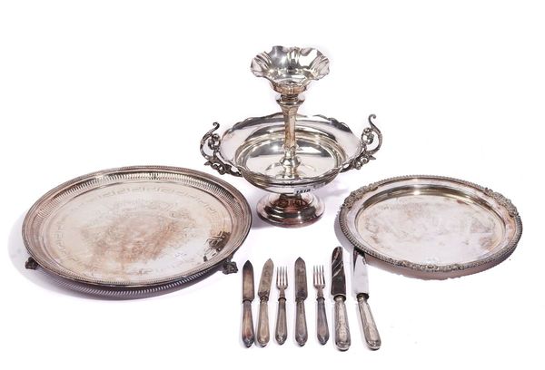 A PLATED TABLE CENTREPIECE STAND, EIGHT FRENCH TABLE KNIVES AND FURTHER ITEMS