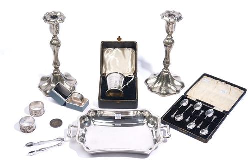 A SILVER CHRISTENING MUG AND EIGHT FURTHER ITEMS (9)