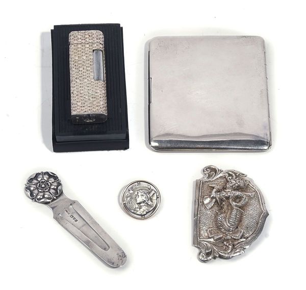 A SILVER RECTANGULAR CIGARETTE CASE AND FOUR FURTHER ITEMS (5)