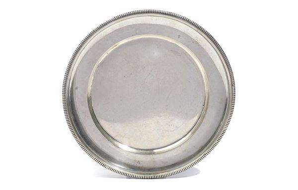 A EUROPEAN CIRCULAR MAIN COURSE PLATE