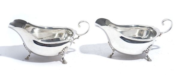 A PAIR OF SILVER SAUCEBOATS (2)