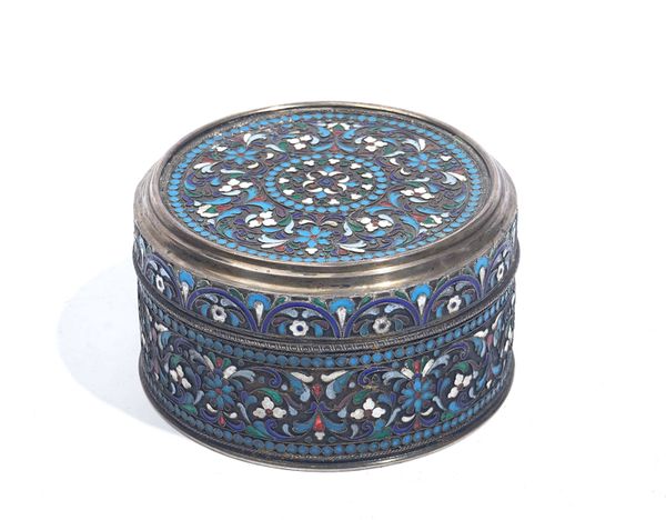 A RUSSIAN STYLE CLOISONNE ENAMEL BOX AND COVER