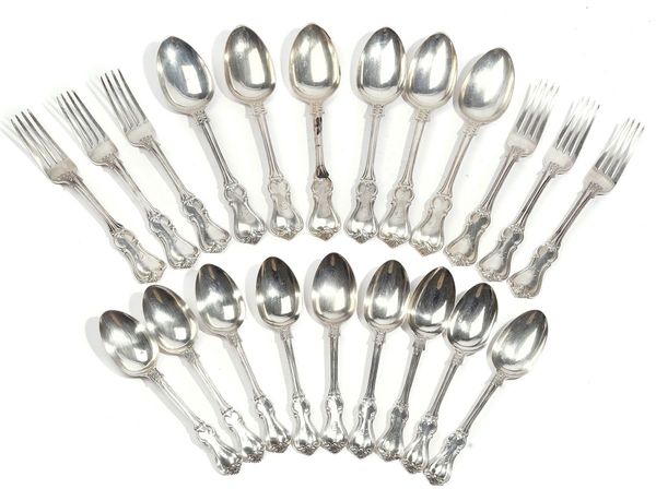 A VICTORIAN SILVER PART TABLE SERVICE (21)