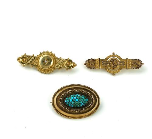 THREE VICTORIAN GOLD BROOCHES (3)