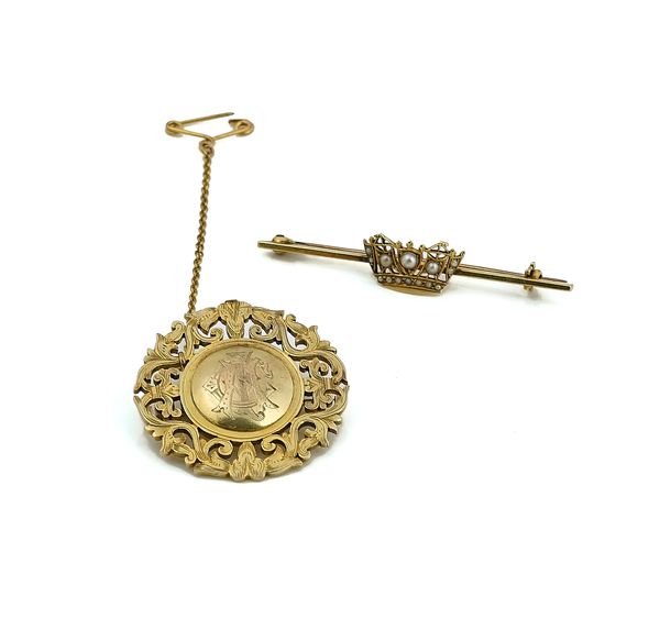 TWO GOLD BROOCHES (2)