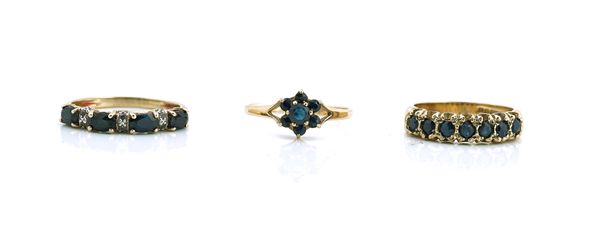 THREE GOLD AND SAPPHIRE RINGS (3)