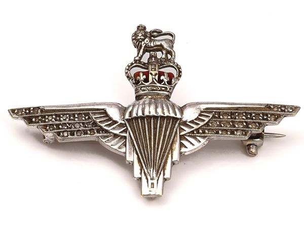 A 9CT WHITE GOLD AND DIAMOND PARACHUTE REGIMENT BROOCH