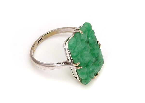 A WHITE GOLD AND JADE RING