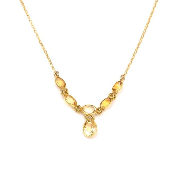 A 9CT GOLD AND CITRINE PENDANT NECKLACE