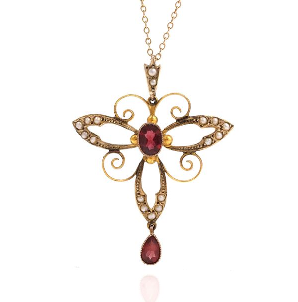 A GOLD, GARNET AND SEED PEARL PENDANT, WITH A NECKCHAIN (2)