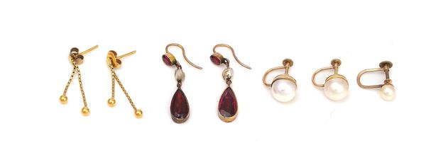 THREE PAIRS OF EARRINGS AND ONE ODD EARRING (4)