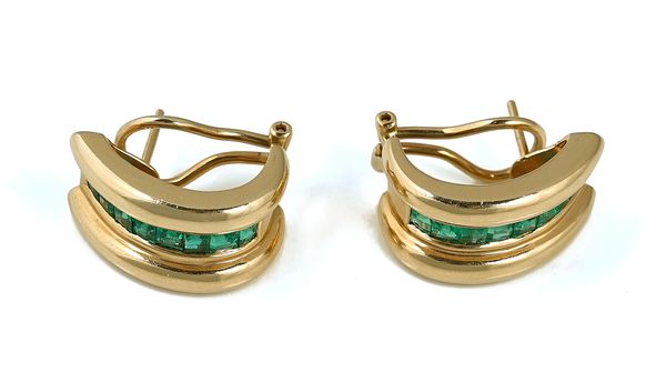 A PAIR OF GOLD AND EMERALD EARCLIPS