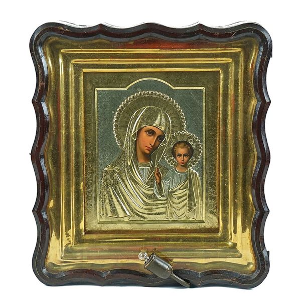 A RUSSIAN ICON OF MADONNA AND CHILD