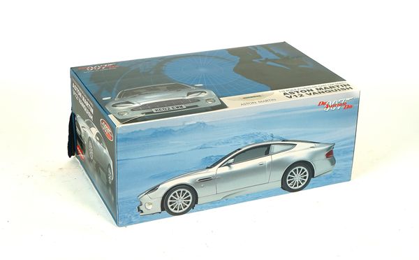 A KYOSHO 1:12 SCALE DIE-CAST 007 DIE ANOTHER DAY ASTON MARTIN V12 VANQUISH MODEL CAR