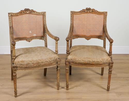 A PAIR OF ITALIAN 18TH CENTURY STYLE OPEN ARMCHAIRS ON SPIRAL FLUTED SUPPORTS (2)