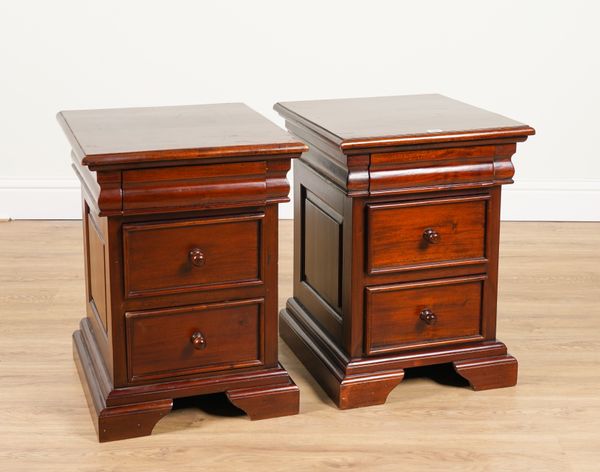 A PAIR OF 20TH CENTURY HARDWOOD THREE DRAWER BEDSIDE TABLES (2)